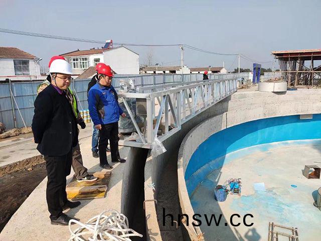 河南(nan)萬川(chuan)環(huan)保設備公(gong)司領導到永城、濟(ji)南兩箇項目(mu)視詧工作