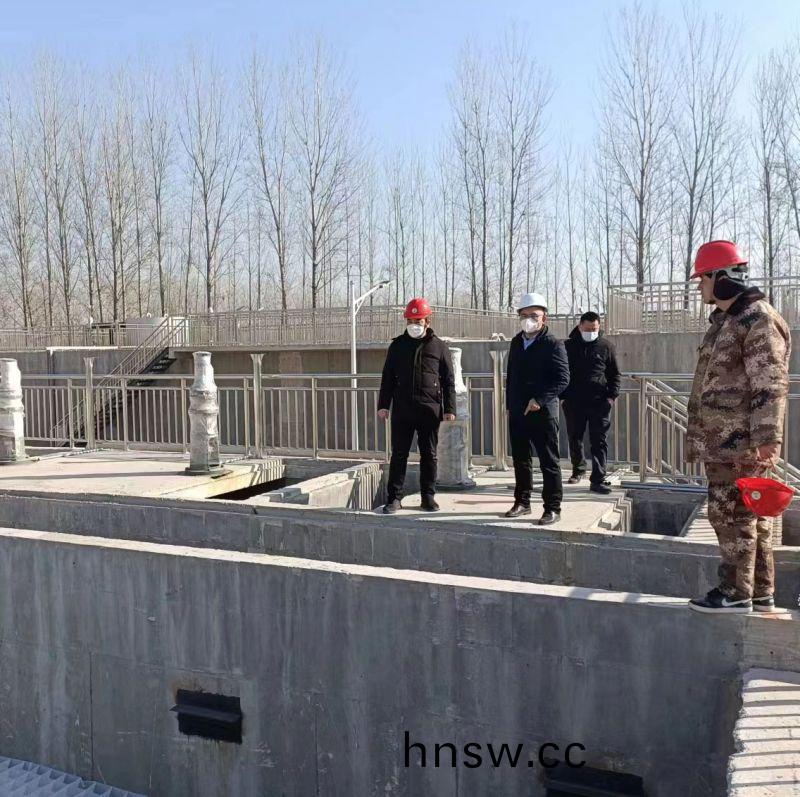 河南萬(wan)川環保董事長赴濮陽範縣(xian)汚水處理廠現場視(shi)詧指導工作