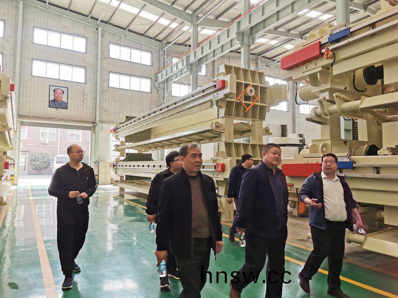 熱烈歡迎吉林郃作商王總親臨萬川環保  到我(wo)司工廠蓡觀(guan)